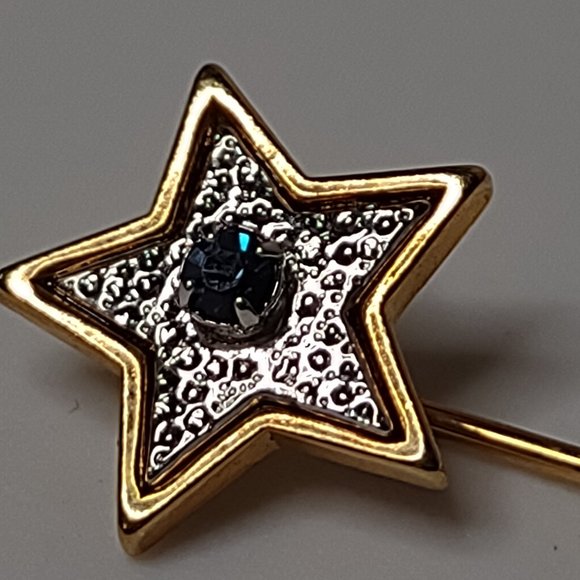 Two Tone Avon Star Stick Pin - Picture 3 of 9
